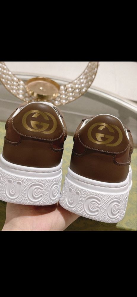 Piękne Sneakersy Gucci