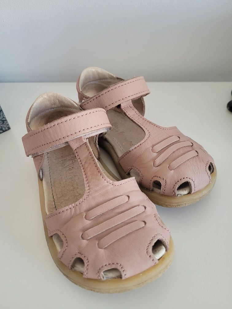 Skórzane sandały dla dziewczynki Mrugała. Rozmiar 26, różowe