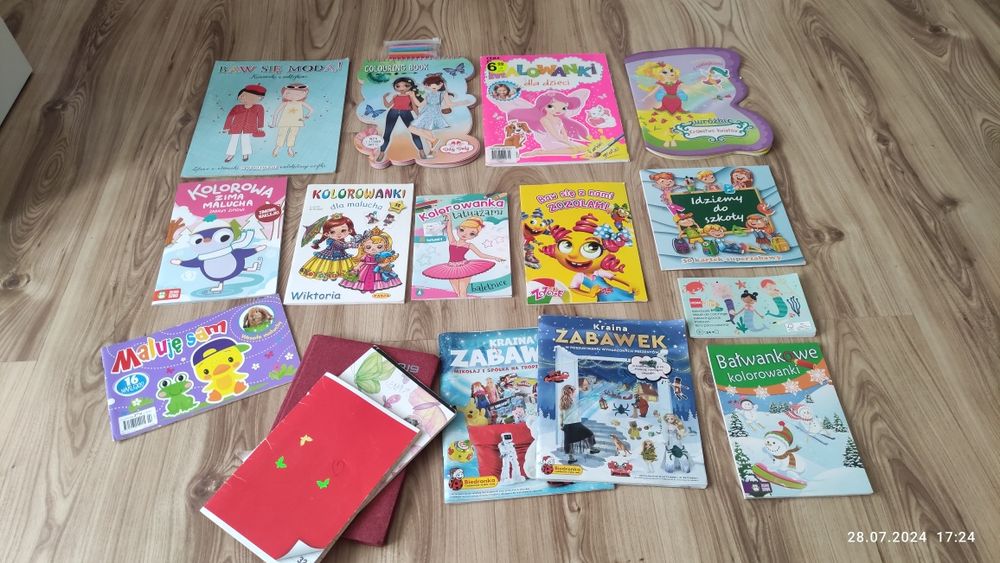 4. Zestaw kolorowanek dla dziewczynki
