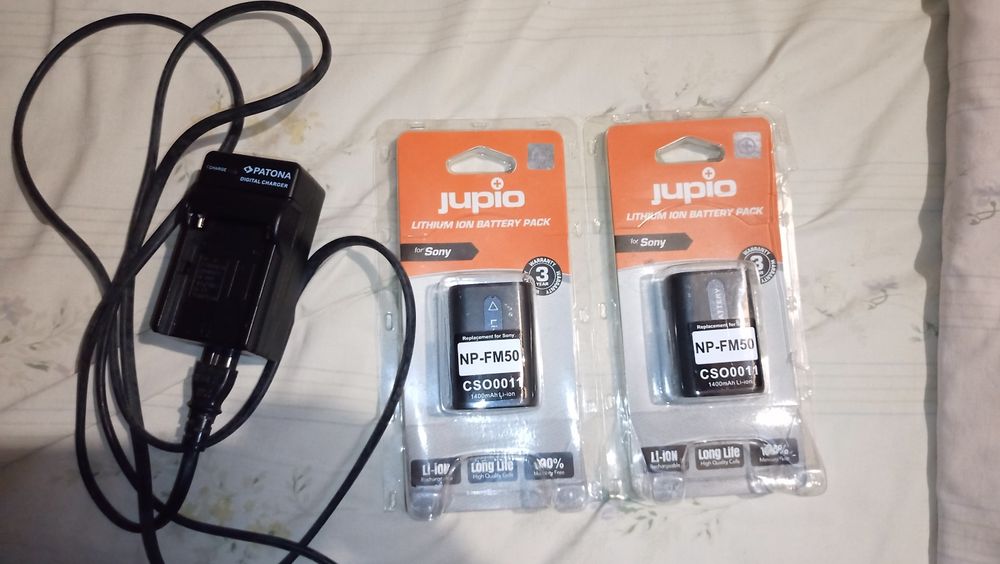 Bateria e carregador Jupio NP-FM50