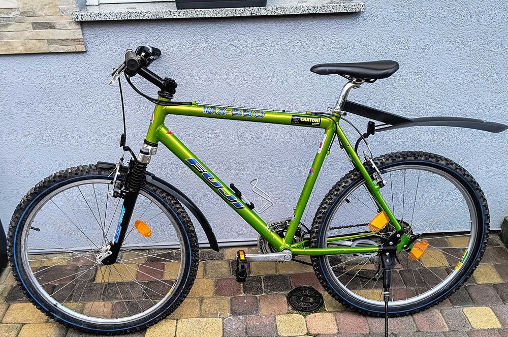 Rower trekkingowy japońskiej marki Fuji