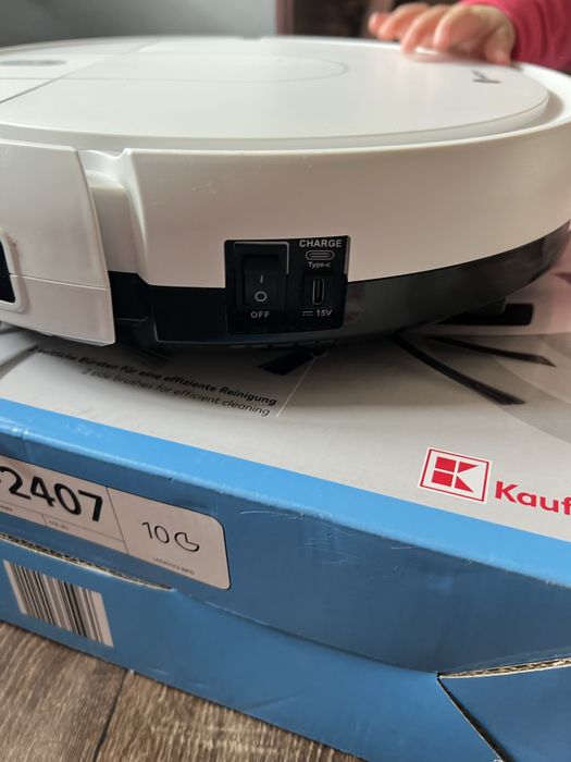 Робот пилосос.