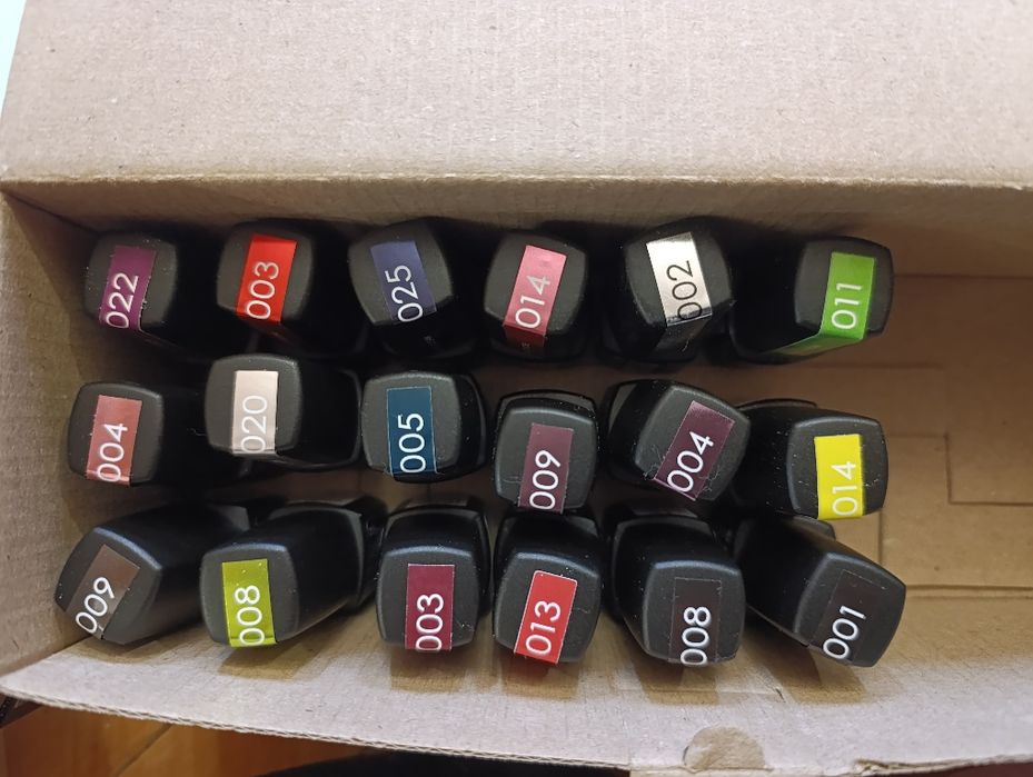 Продам гель-лаки Moon та Baby Moon,бази й топи+все для дізайнів