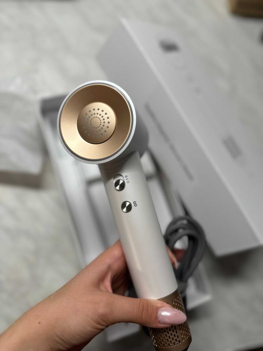 Suszarka do włosów jonowa , 4 tryby, kompaktowa i lekka, nowoczesna