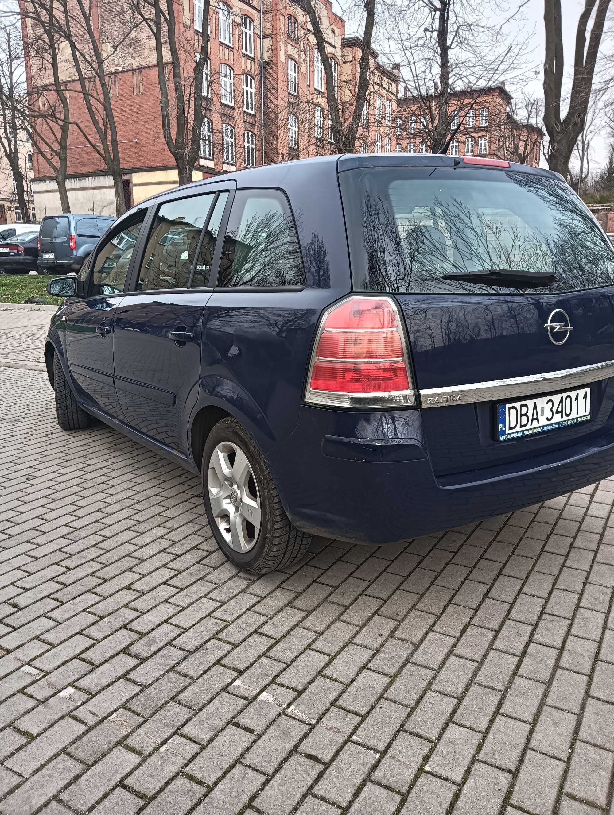 Opel Zafira 1.9 100 km 7 os