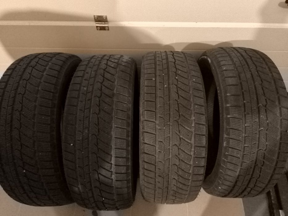 Komplet 215/55/18 Austone Skadi SP-901