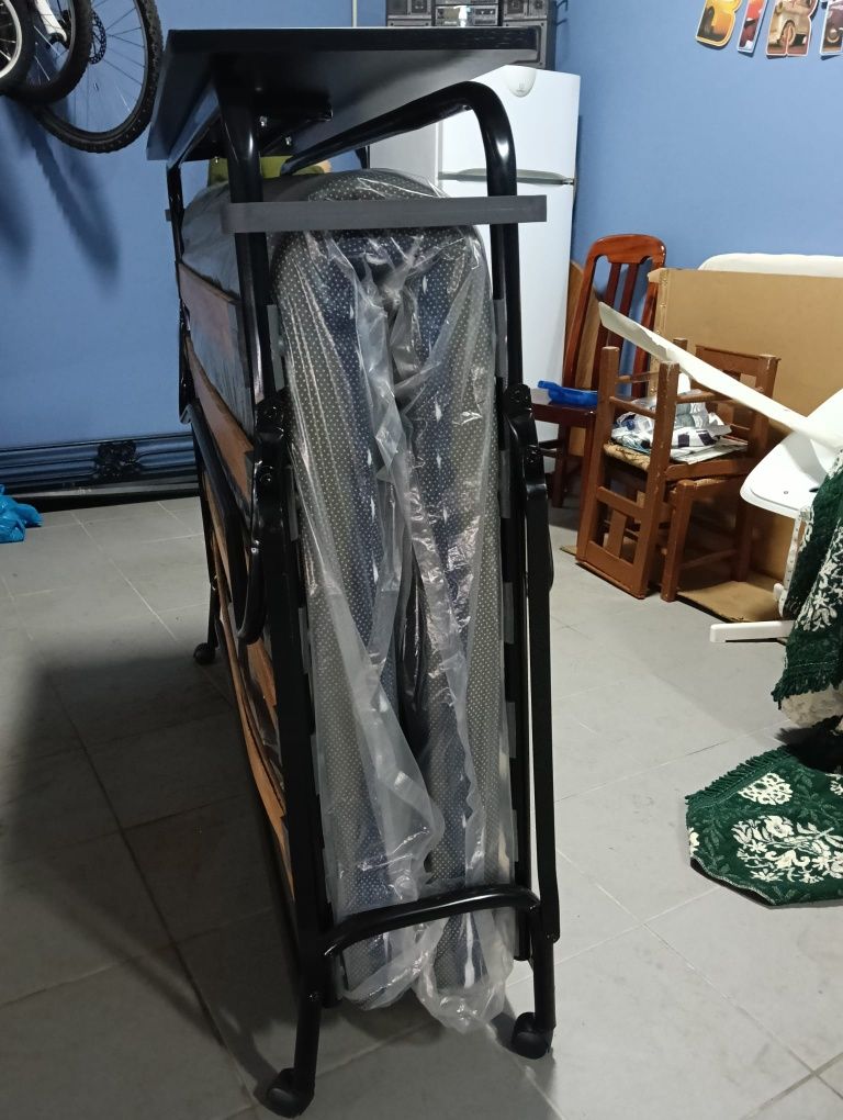 Divã cama desdobrável