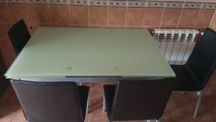 Mesa em vidro estrutura ferro