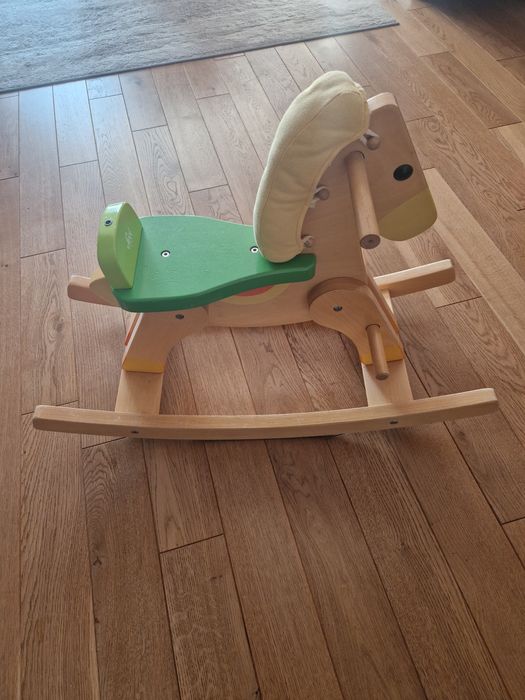 Konik na biegunach drewniany haba