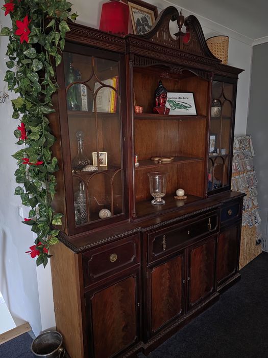 Móvel grande e robusto