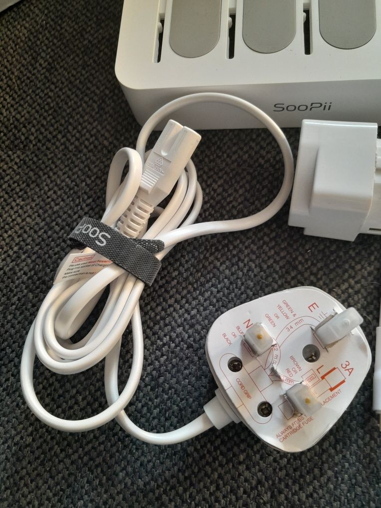 Stacja ładująca USB – stacja ładująca – 4 porty – stacja szybkiego ład