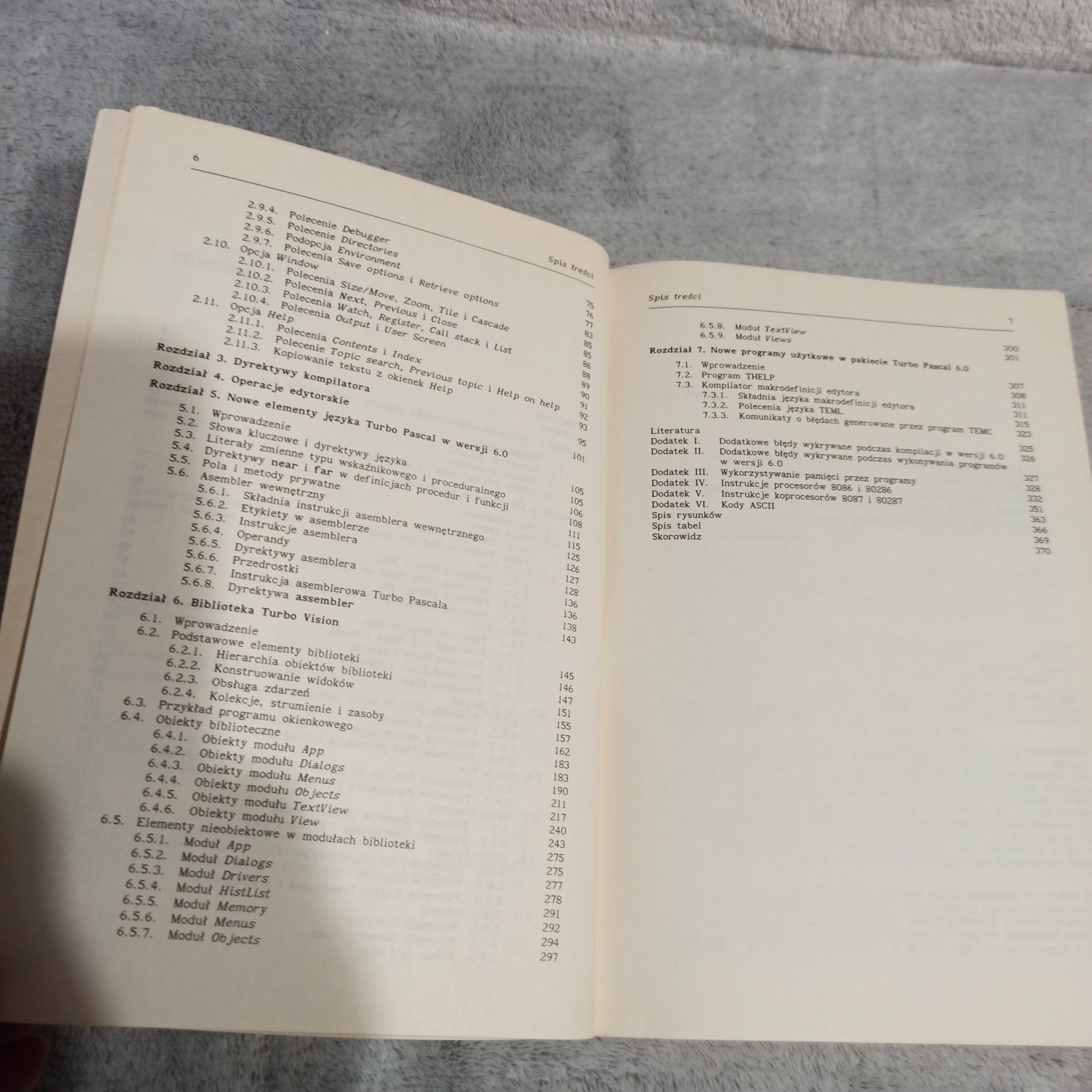 Turbo Pascal w wersji 6.0 z opisem biblioteki Turbo Vision Marciniak
