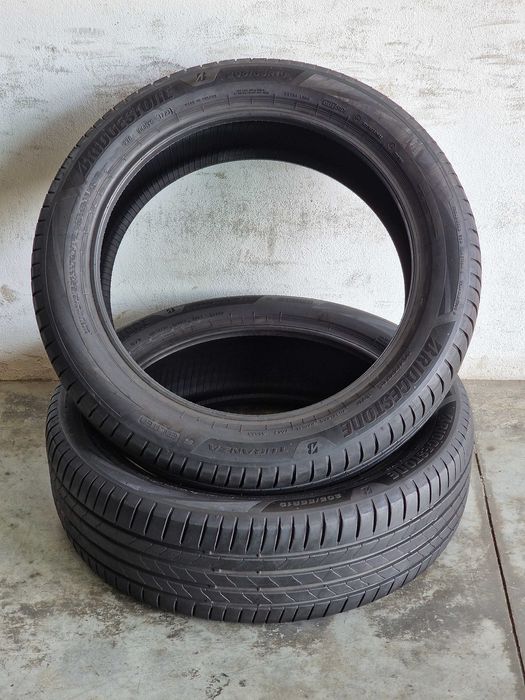 2 Pneus BRIDGESTONE Semi Novos 205/55R19