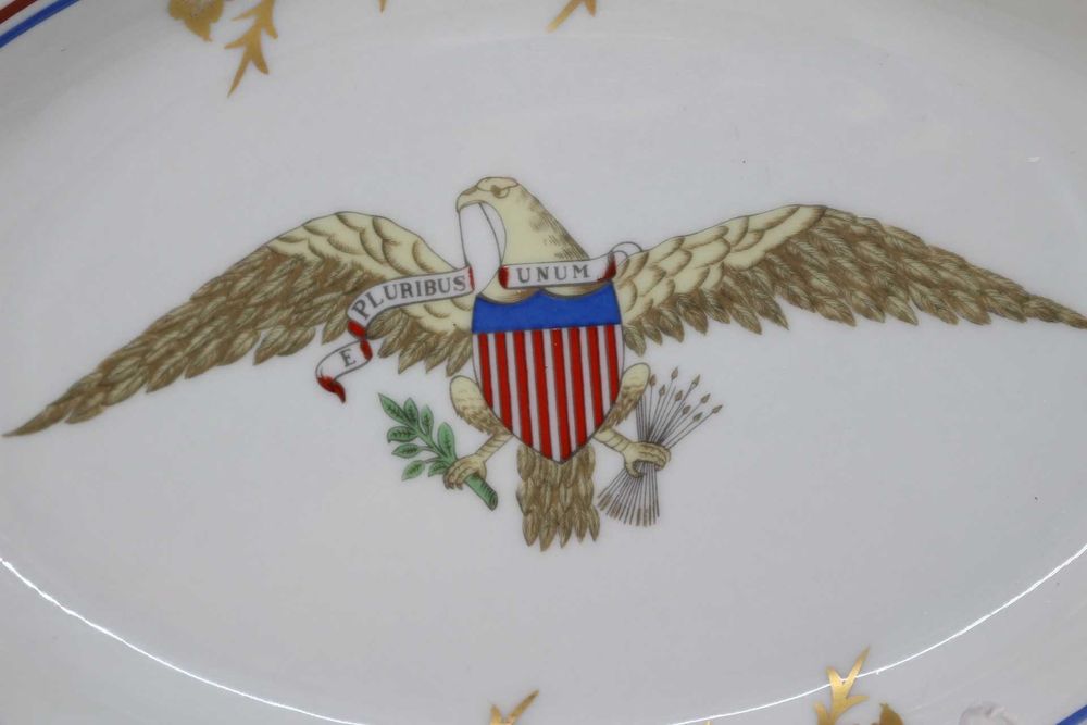 Rara Conserveira Vista Alegre Mottahedeh Diplomatic Eagle 17,8 cm