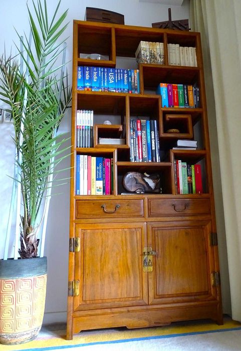 Indyjski kredens / witryna  w orientalnym stylu z salonu AlmiDecor