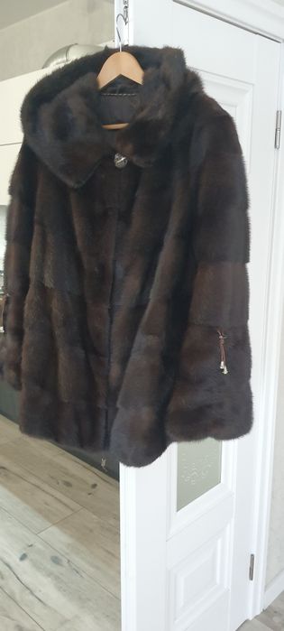 Ниркова шубка у відмінному стані