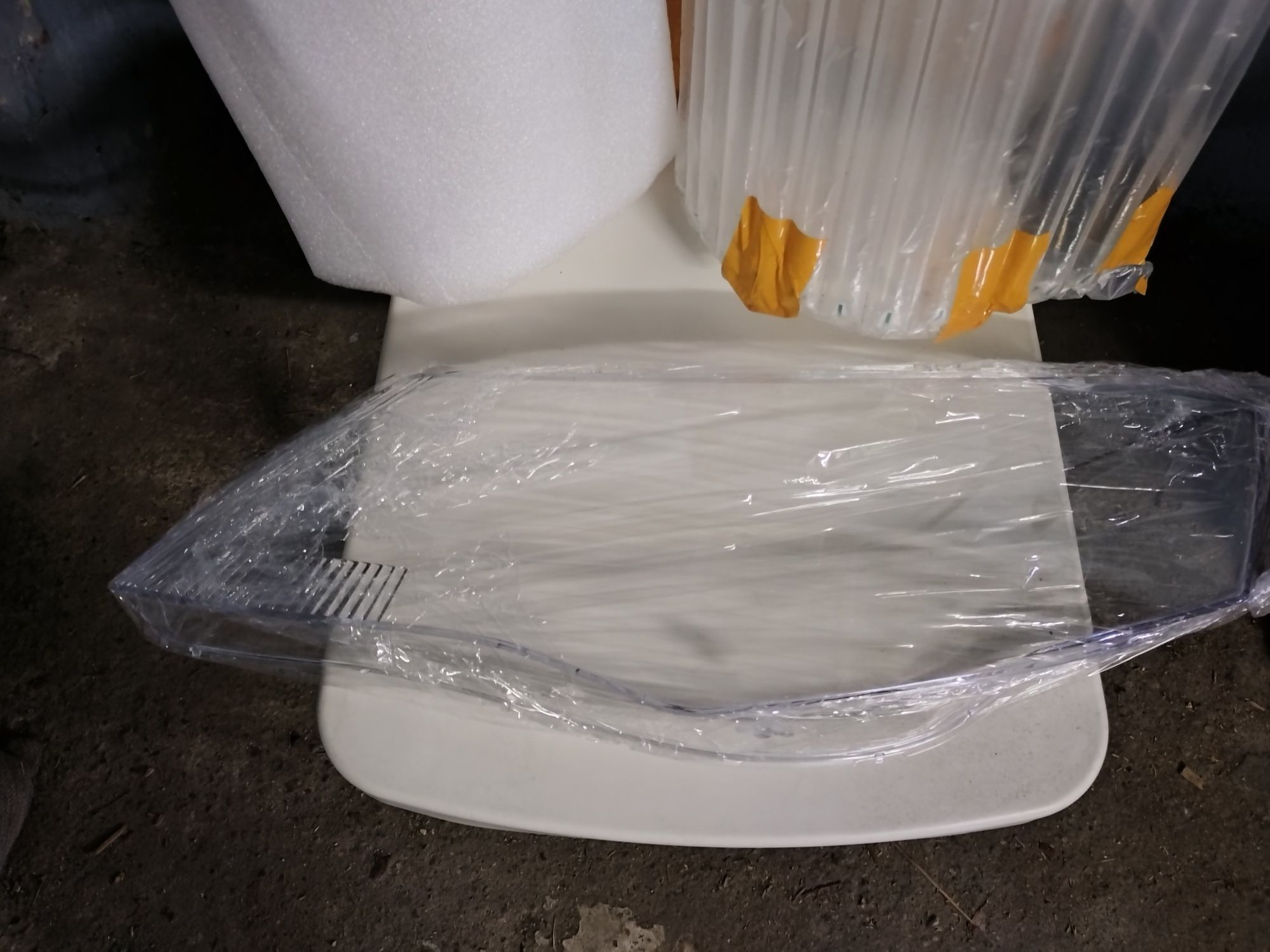 Szkło reflektor lampa Outlander 2 Mitsubishi Nowe  2006 -2010r