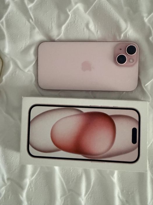 iPhone 15 128 GB w delikatnym różu — stan bardzo dobry