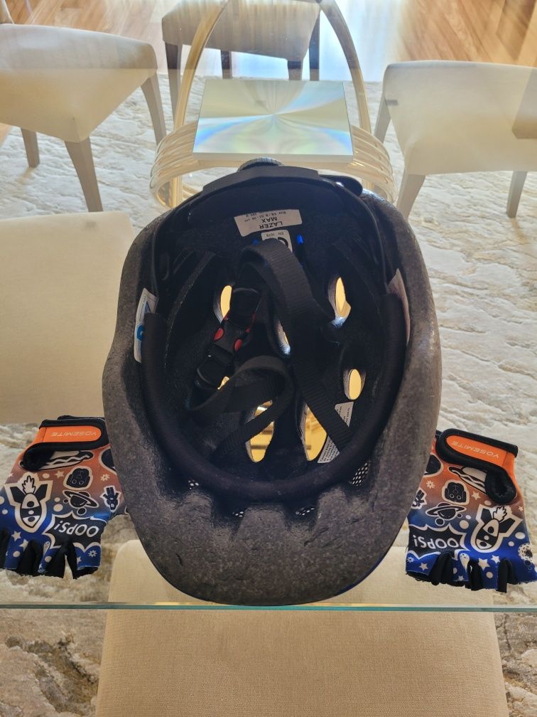 Conjunto Capacete de Bicicleta + Luvas 5-7 anos