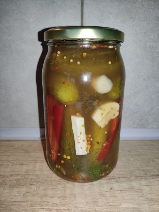 8 x Ogórki kiszone na ostro z papryczką chili 900 ml