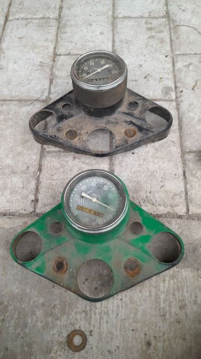 Мотор на МТ-11 з карбираторами, зажиганієм, генератором