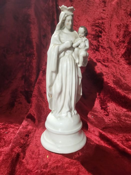 Dewocjonalia porcelanowa Maryja Królowa Matka Boża