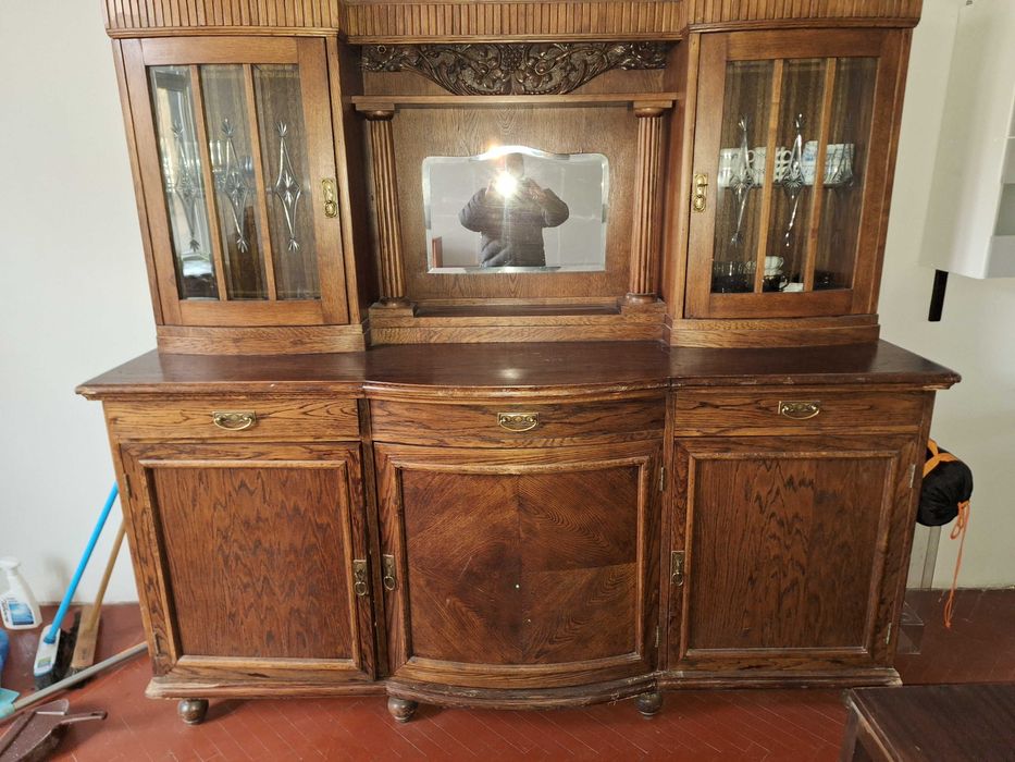 Kredens masywny  w dobrym stanie zabytek kryształowe szyby dąb