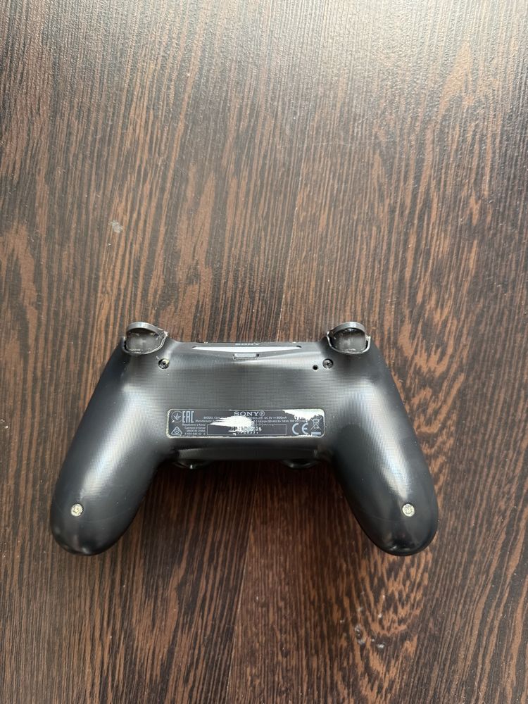 Продам геймпад до ps4 (оригінал) б/у