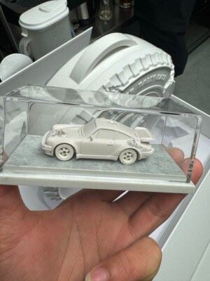 Hot Wheels Porsche 930 x Arsham  ERODED 911 Turbo 930 unikat modernART