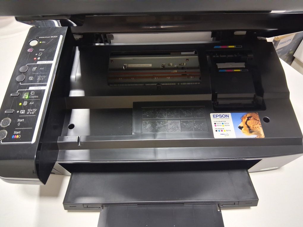 Impressora a cores Epson Stylus SX205
