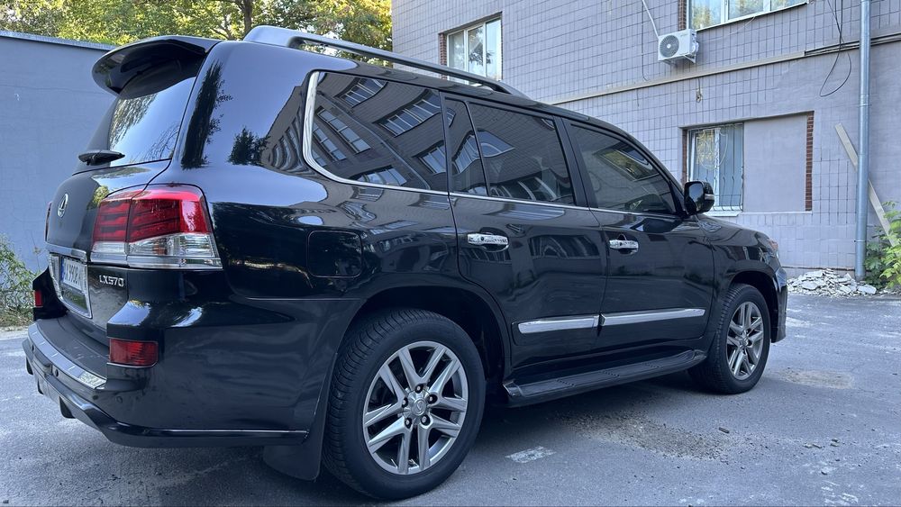 Продам Lexus LX 570 2012  року випуску