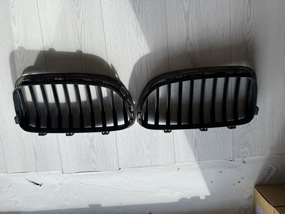 Решітка радіатора бмв ф10