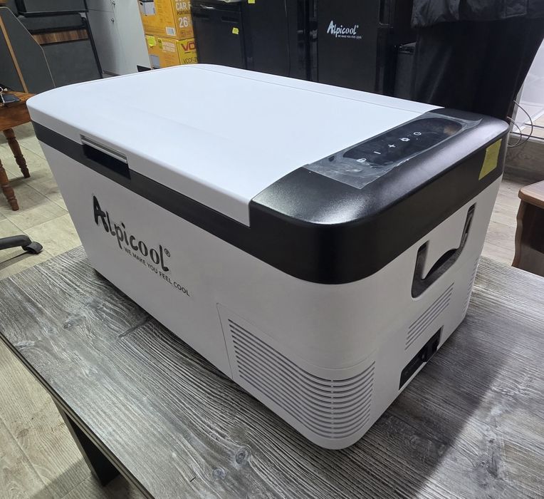 Компресорний автохолодильник Alpicool K18 (18 літрів)