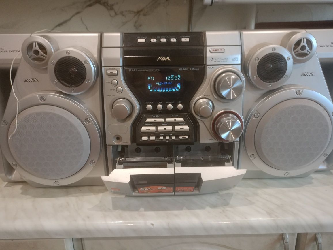 Продам музыкальный центр aiwa