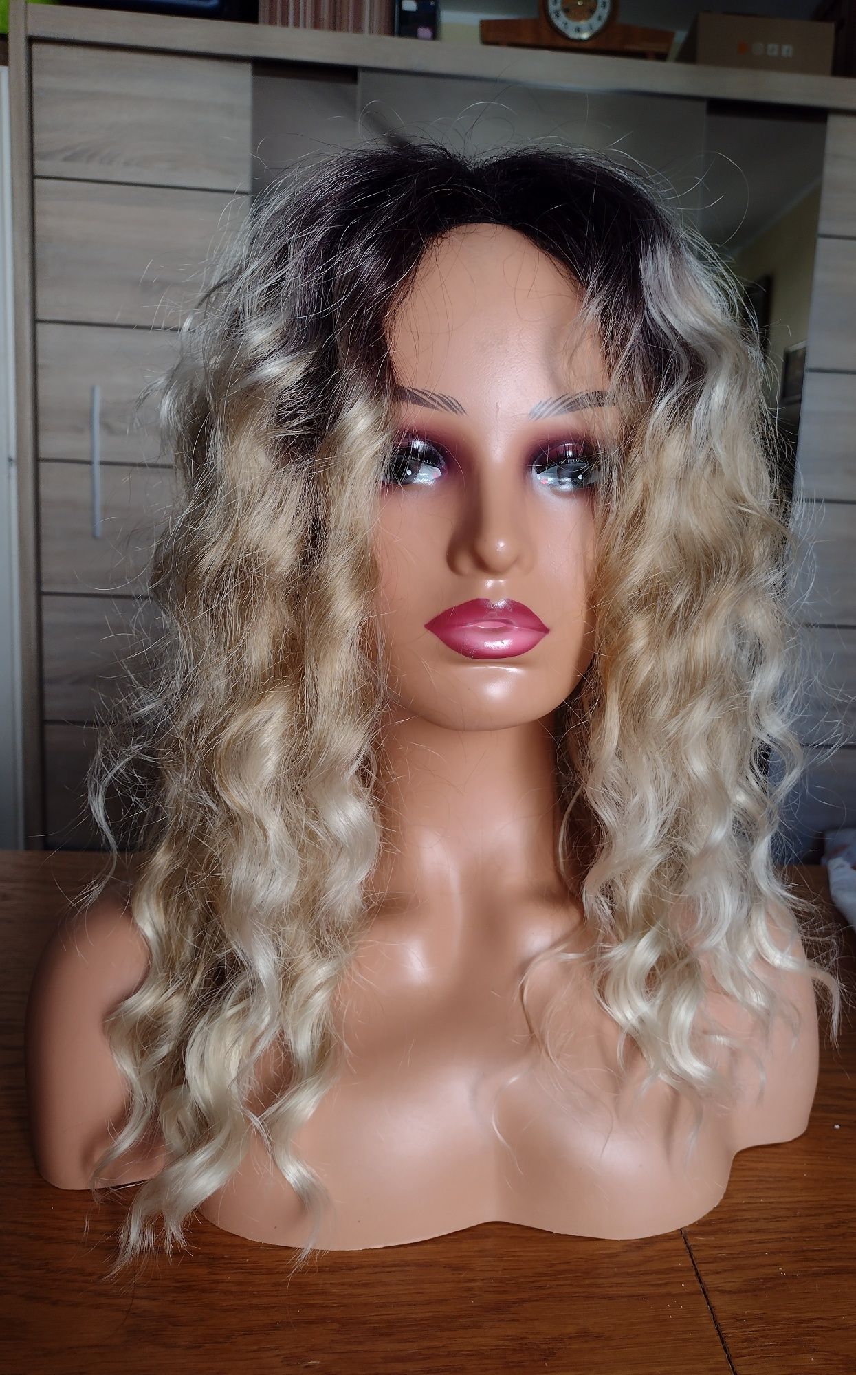 Mokra Włoszka _ Peruka Premium _