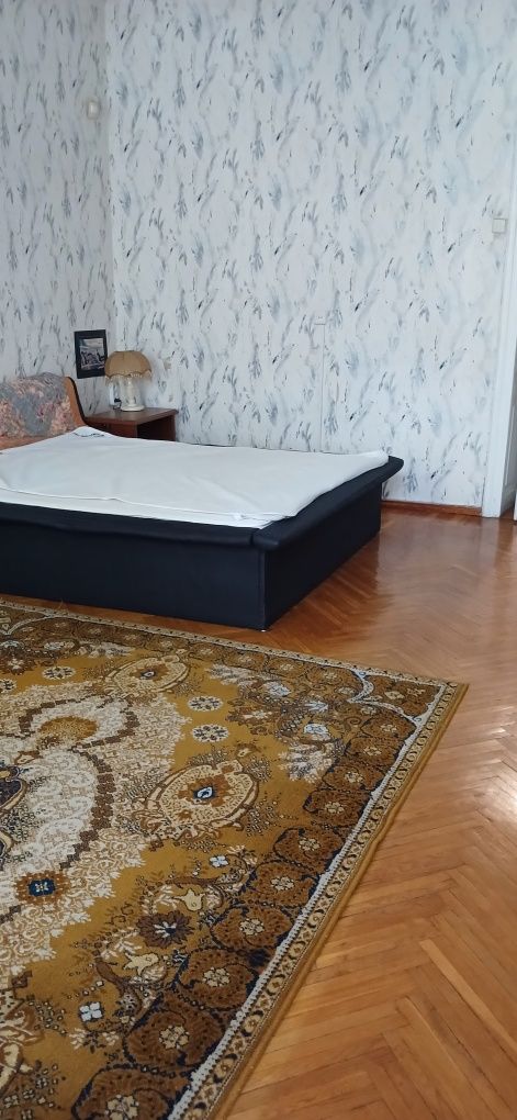 Сдам 3-х комнатную квартиру Центр