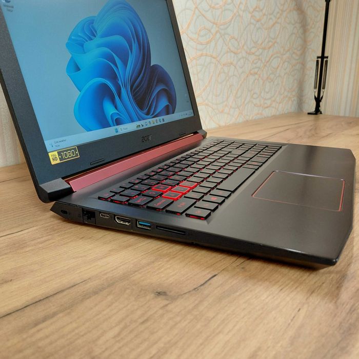 Ігровий Acer Nitro 5 FullHD/8300H/GTX 1050/DDR4 16Gb/SSD 256+HDD 500Gb