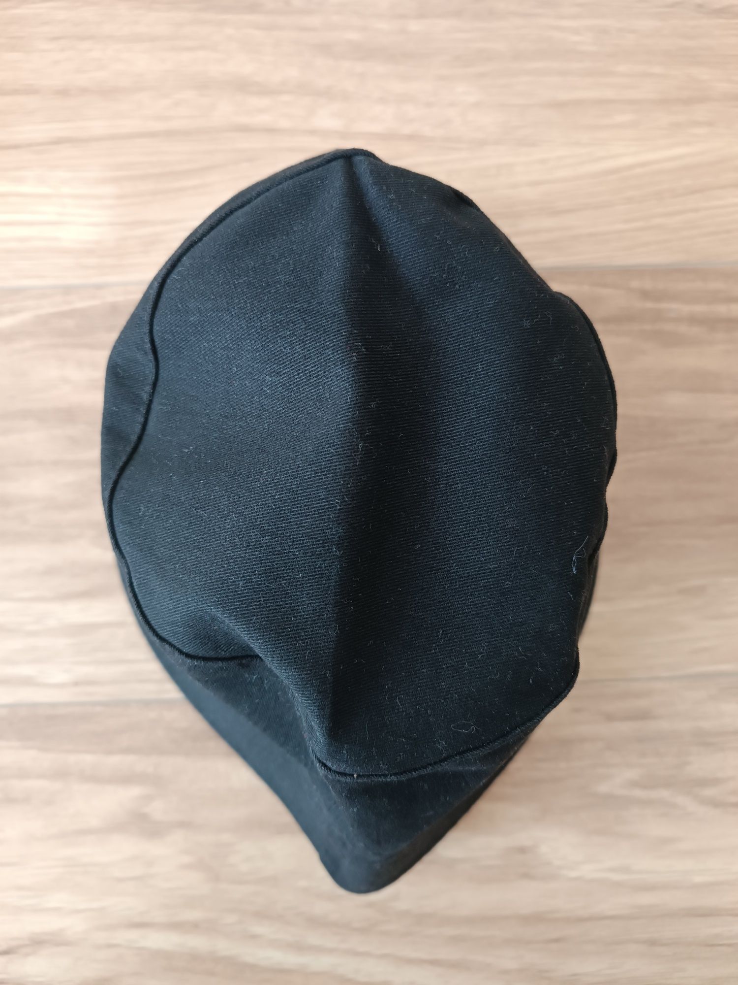 Czarna czapka bucket hat