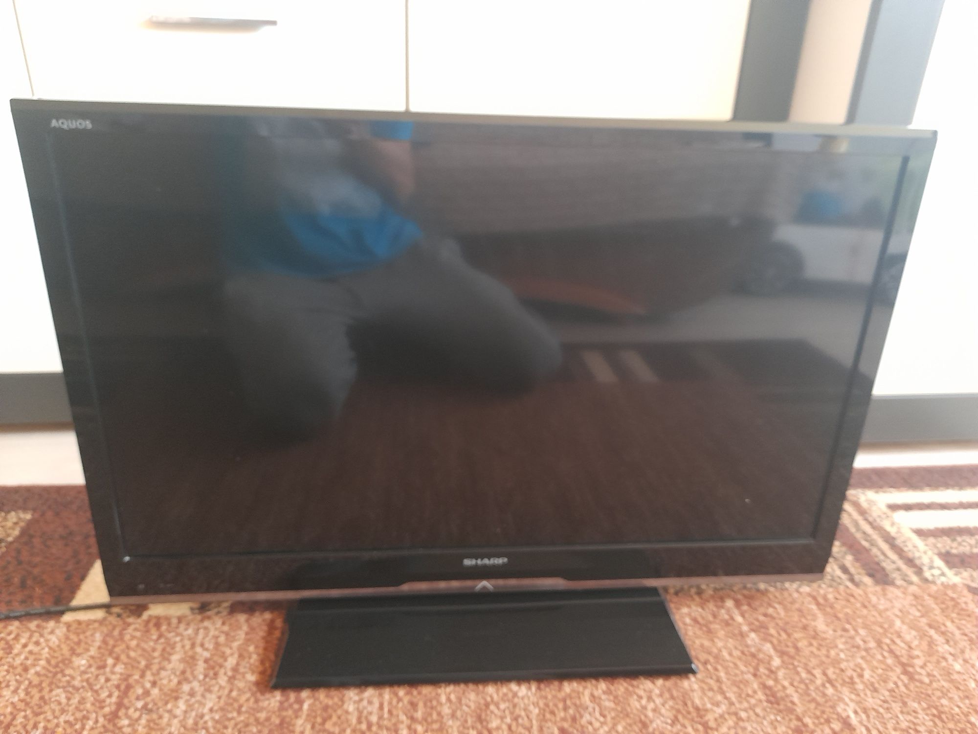Telewizor Sharp 32 całe.