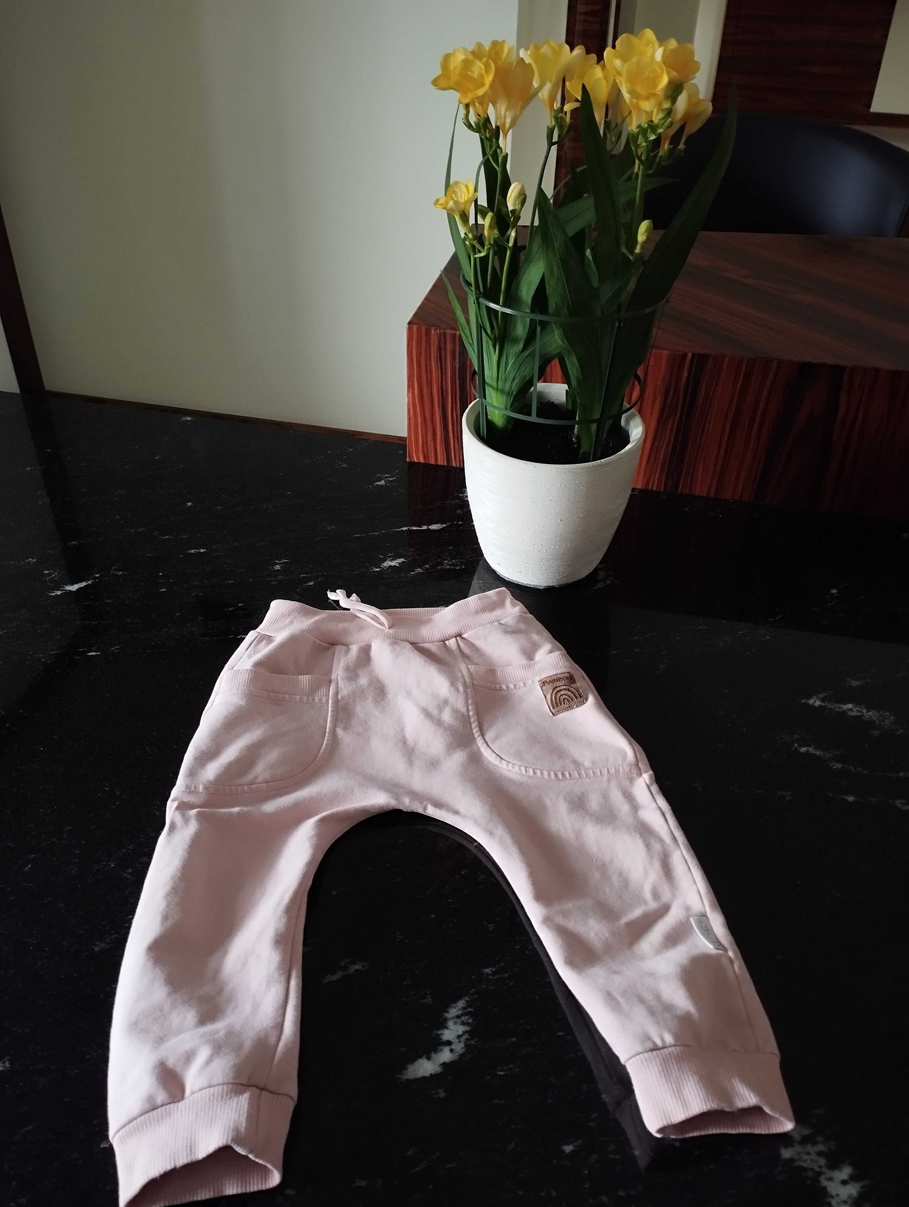 Spodnie dla dziewczynki Baggy pudrowy róż 92
