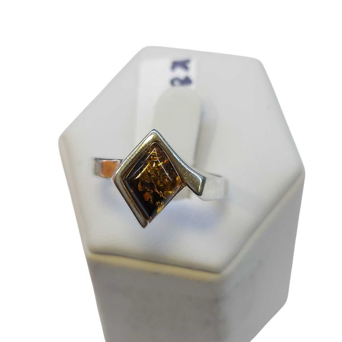 Srebrny pierścionek 925/ bursztyn