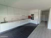 CORROIOS / SANTA MARTA DO PINHAL: Apartamento de 3 assoalhadas c/ G...