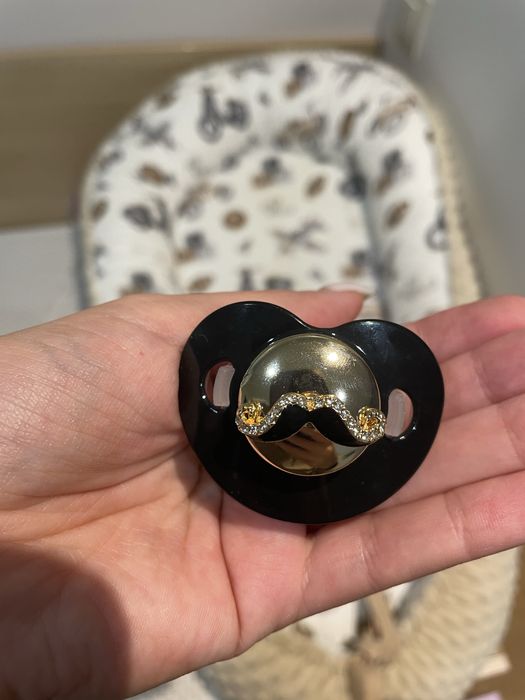 Пустушка, зі скошеним сосочком для формування правильного прикусу