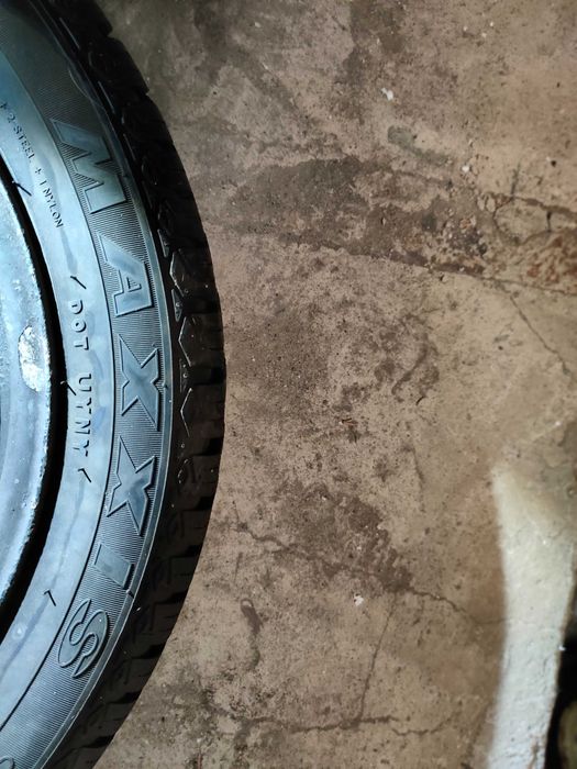 Smart opony Maxxis Wielosezonowe z Felgami