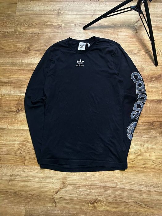 Продам лонгслів Adidas