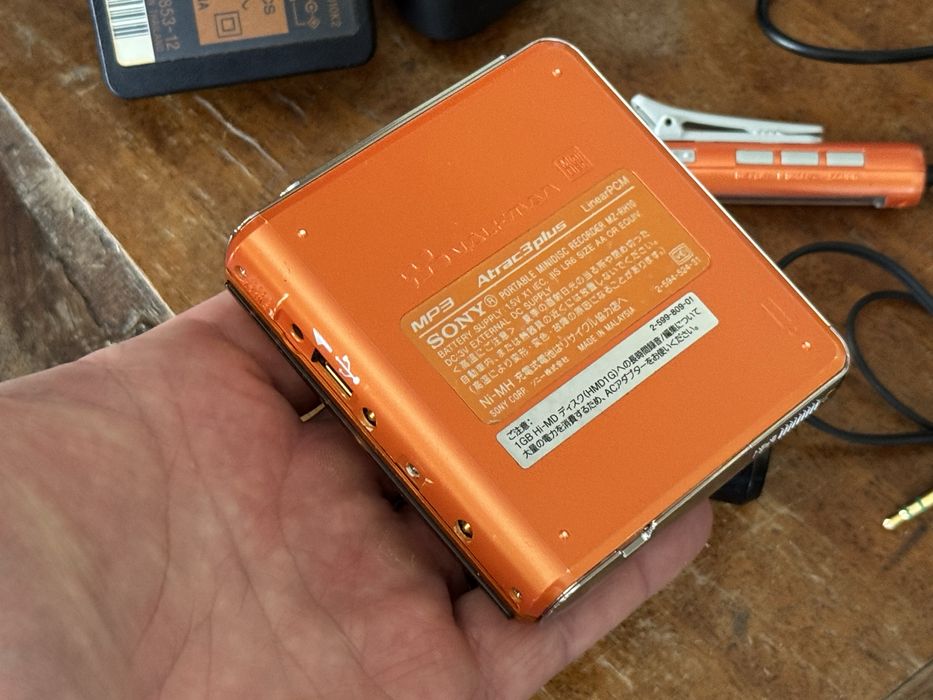 Unikatowy Minidisc Hi-MD Sony MZ-RH10 z JP - elektryczny pomarańcz