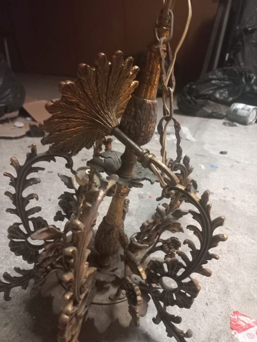 Candeeiros antigos de tecto em bronze