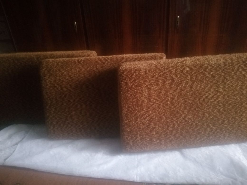 Продам подушки для дивана новые 300 грн