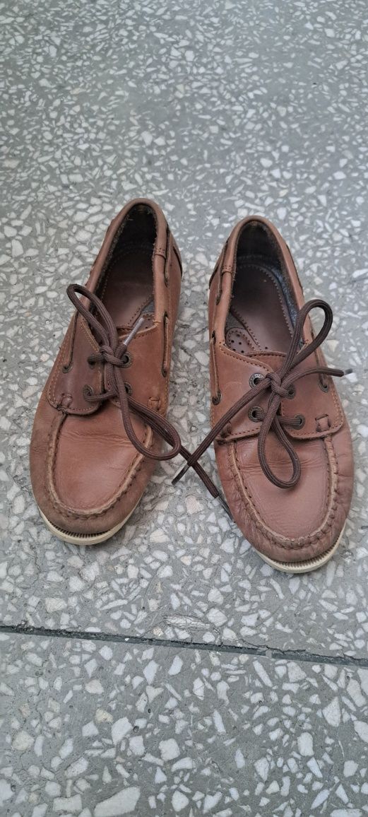Buty na żagle brązowe 35