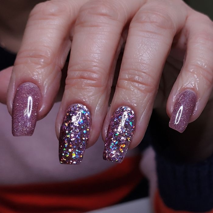 Мастер маникюра. Центр.